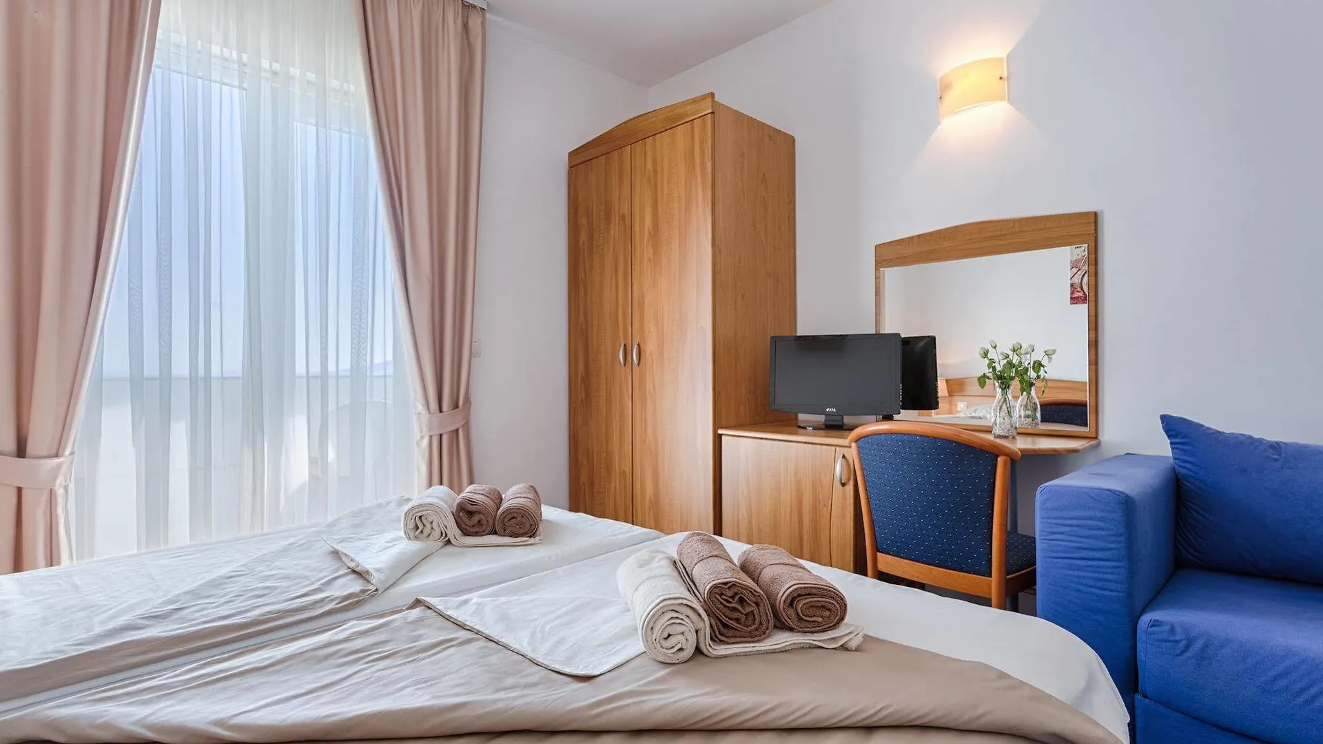 Hotel Viktorija Сегет-Враница 3*,